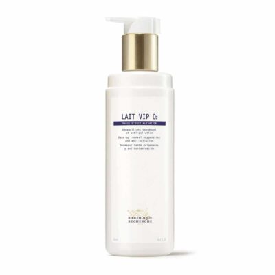 Lait VIP O2 : This "antipollution" cleanser eliminates impurities, calms the epidermis, brightens and unifies the complexion.